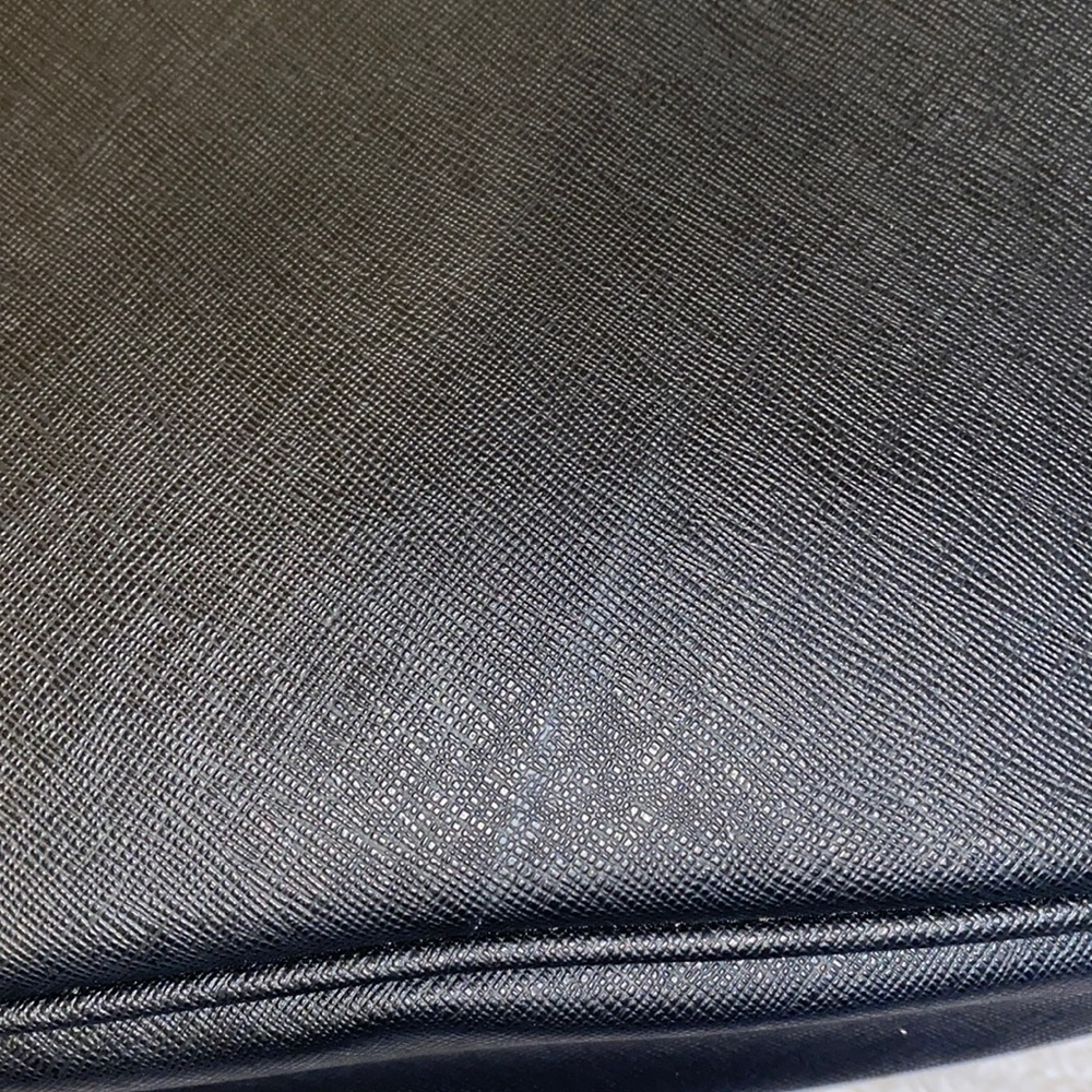 Guess Purse - Picture 6 of 9